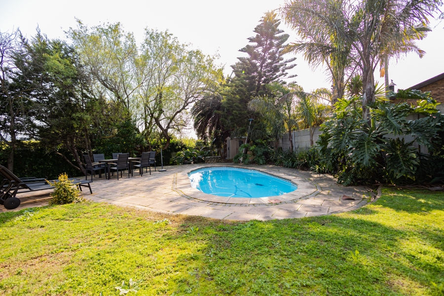 4 Bedroom Property for Sale in Kenridge Heights Western Cape
